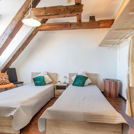 Mansard In Old Town Apartment Riga Ngoại thất bức ảnh